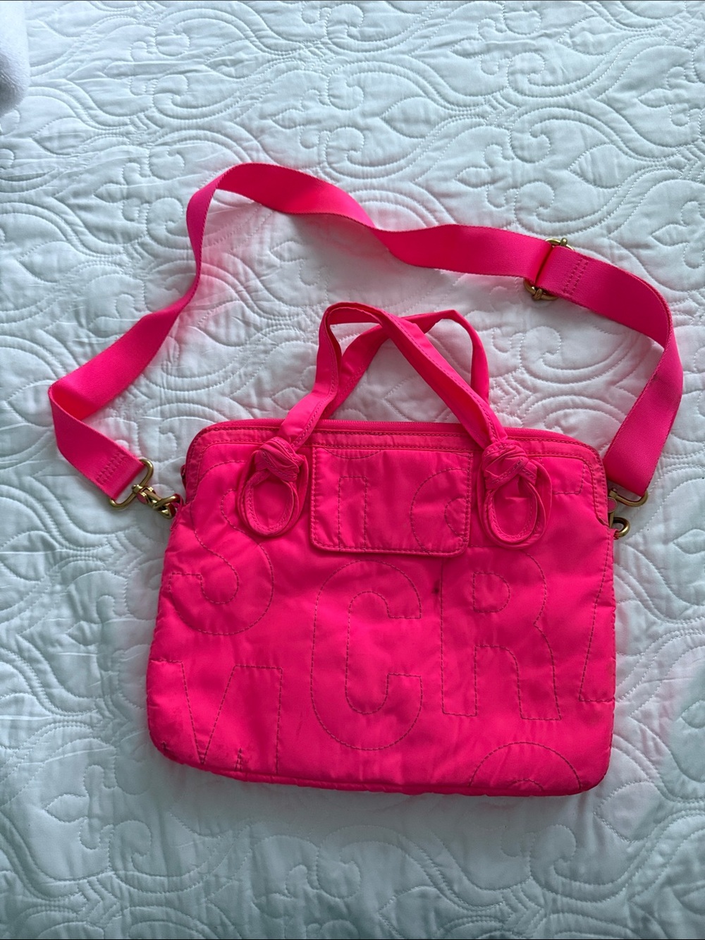 Marc Jacob’s Hot Pink Laptop Case - Picture 4 of 4